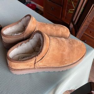 Women’s mini UGGS